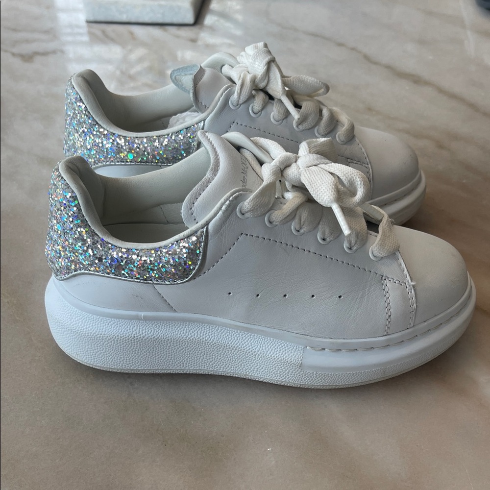 Alexander McQueen Kids White and Silver Glitter Sneakers